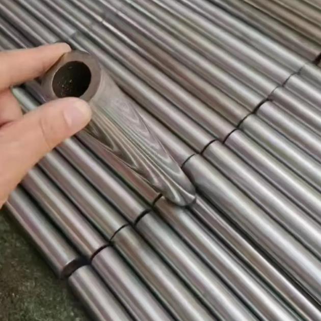 山東精密無(wú)縫鋼管定尺銷(xiāo)售